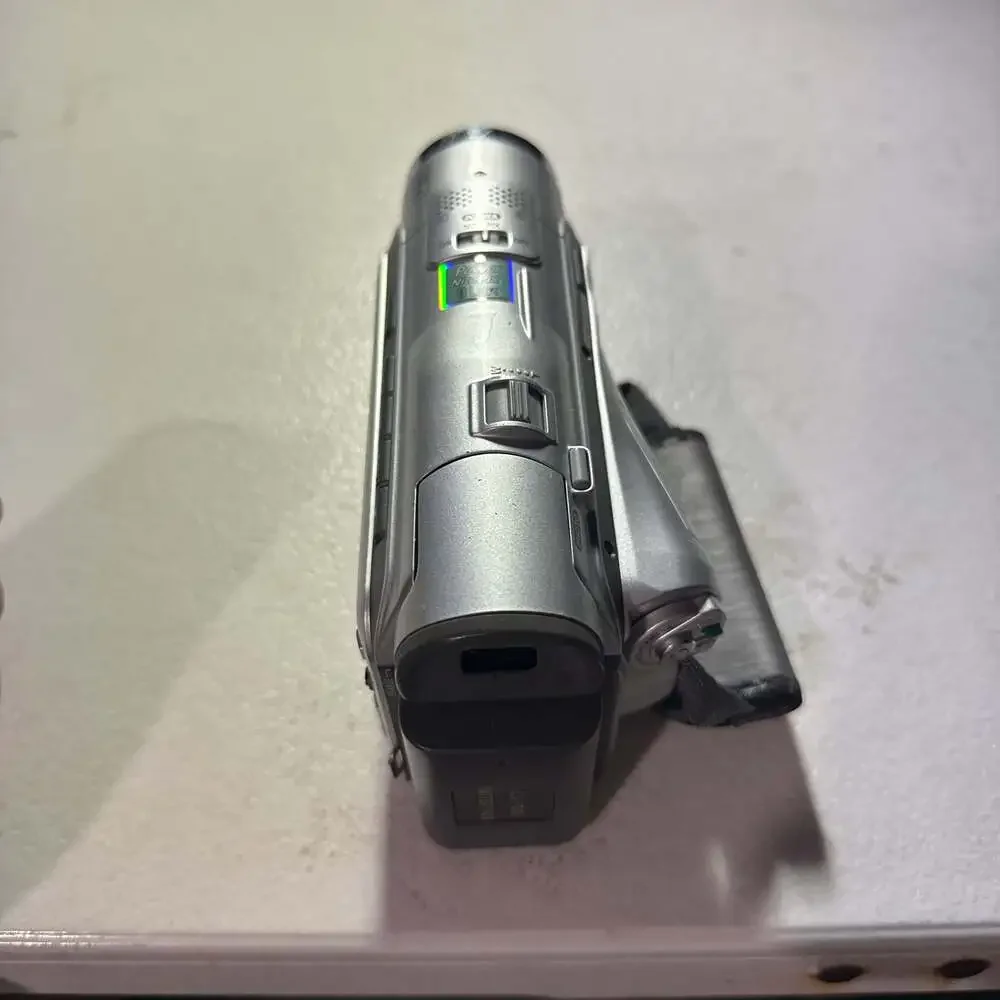 Samsung Digital-cam Mini DV Camcorder 18x Digital Zoom not tested